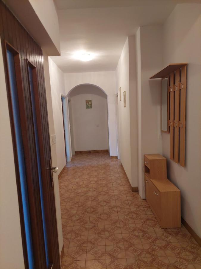 Apartment Stipe *